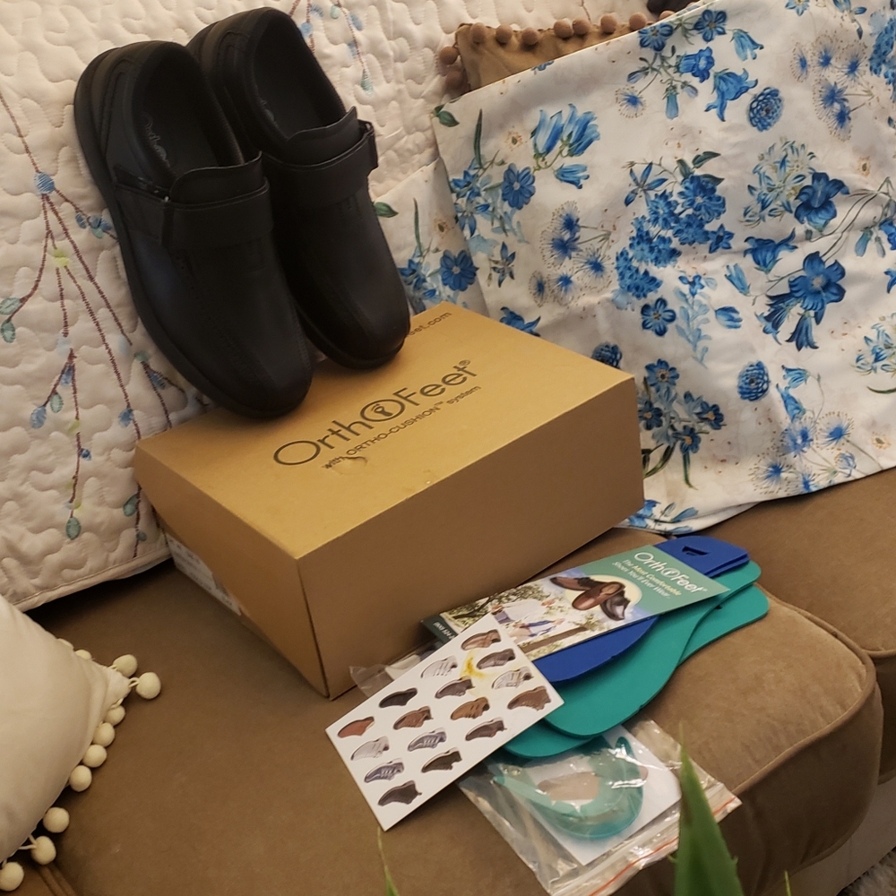 BRAND NEW Orthopedic black leather shoes. 10 WIDE